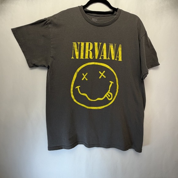 NIRVANA Other - Nirvana T-Shirt Size L Smiley Face Logo